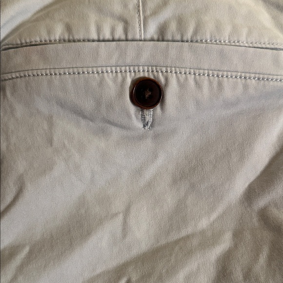 Abercrombie & Fitch 2 pairs Men's Sky Blue and White Flat Front Shorts - Picture 8 of 9